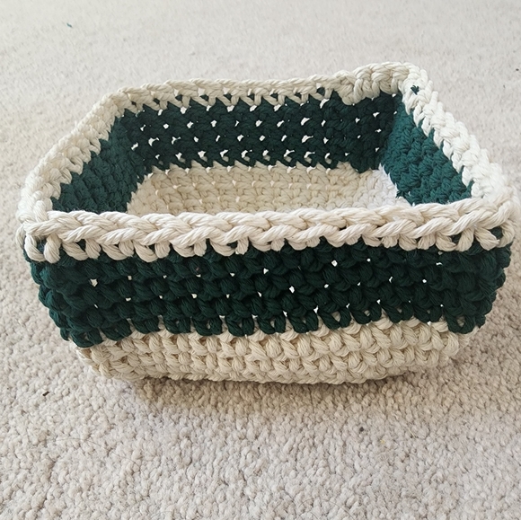 Macrame Basket - Picture 1 of 2